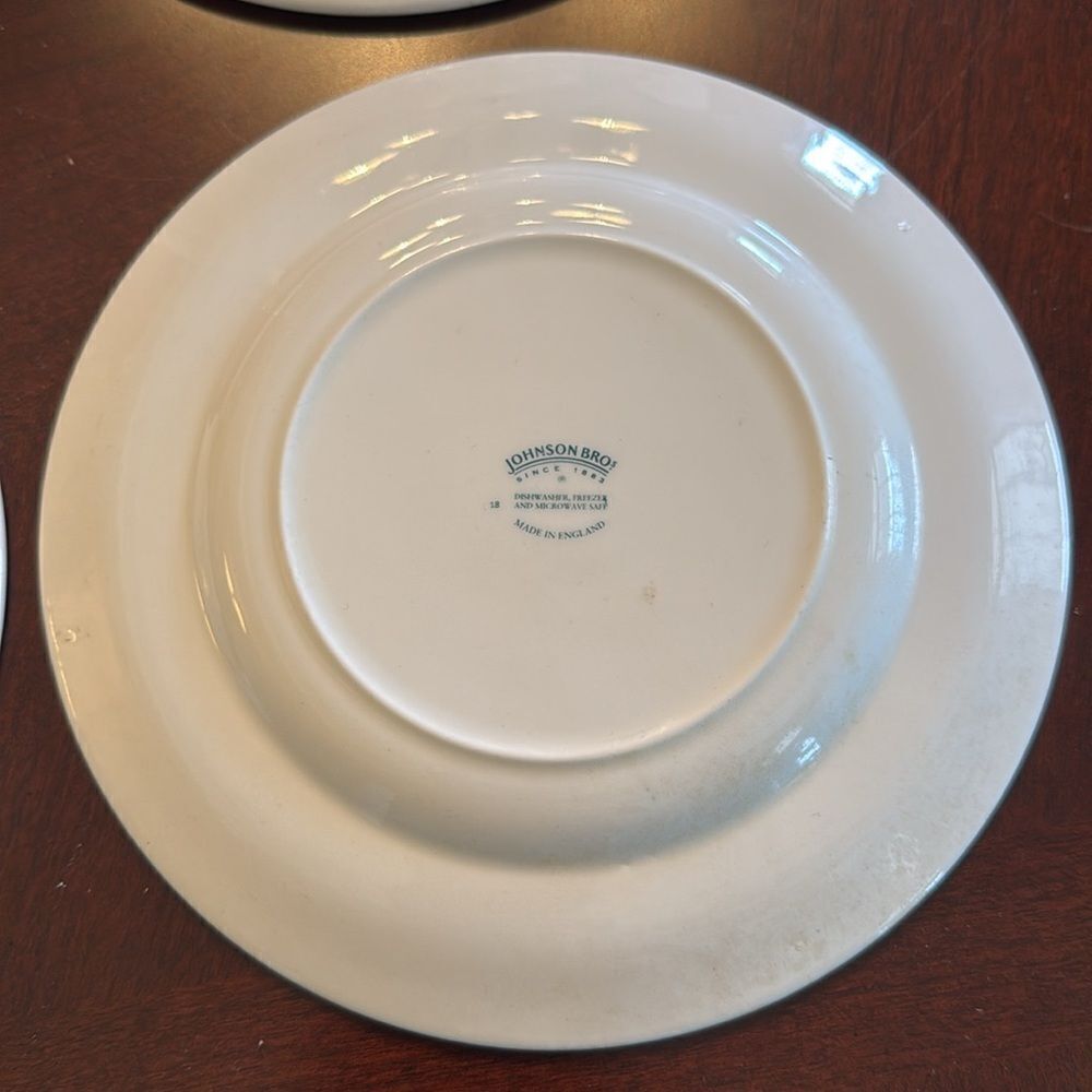 Johnson & Bros.  & Willow Since 1863 Made in England 8” plates (3) - Excellent - Picture 4 of 13